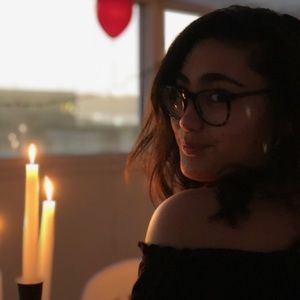 Meet your Posher, Azita